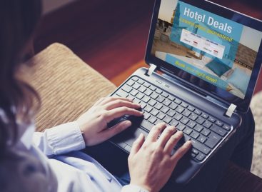 Get Good Deals From Hotel Reservation Service Online