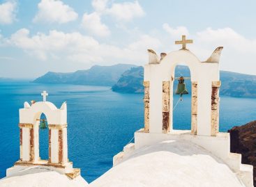 Santorini: 10 Facts and Curiosities about Santorini